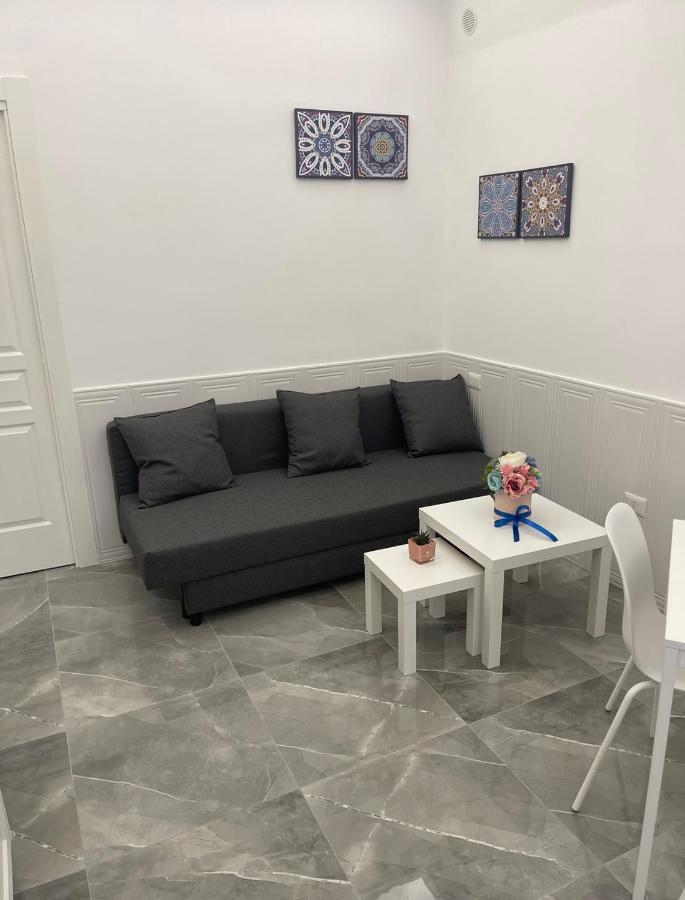 Santa Monica Apartment *